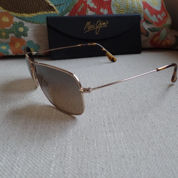 Maui Jim Wiki Wiki Aviator in Gold Titanium Frame w/Bronze Lens